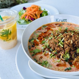 数量限定！トムヤム春雨ヌードル　濃厚マンゴージュース付き