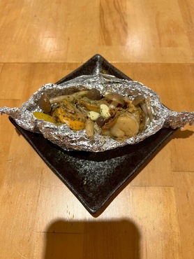 ・【秋の味覚】ホタテとキノコのバターホイル焼き