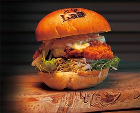 クリスピーチキンバーガー「Crispy Chicken burger」