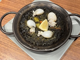 イカスミのパエリャ　Mサイズ