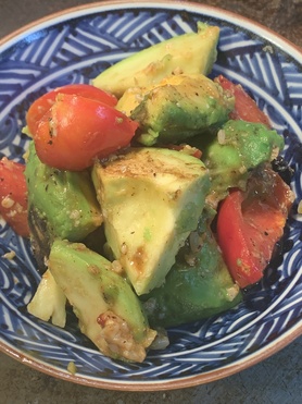 フルーツトマト、アボカドの塩麹焼き