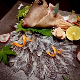 活カワハギの刺身　