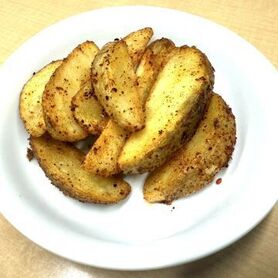 皮付きポテトフライ