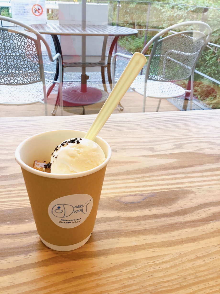 大学いもアイスのせ