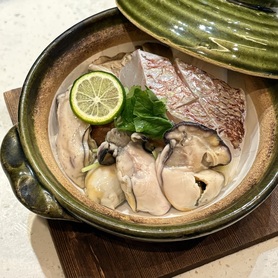 牡蠣と旬魚の酒蒸し