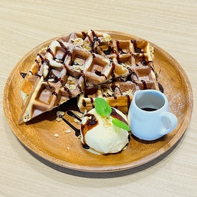 焼きたてバナナワッフル