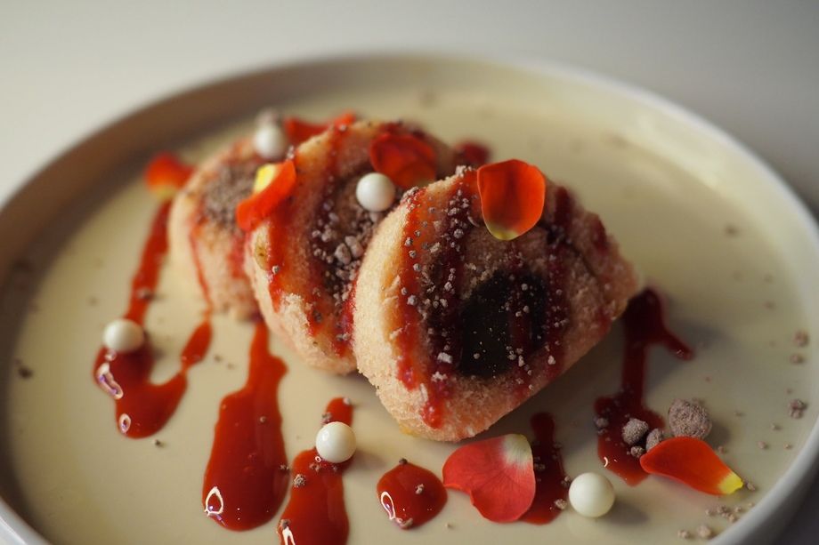 ローズ紅茶ロールケーキ