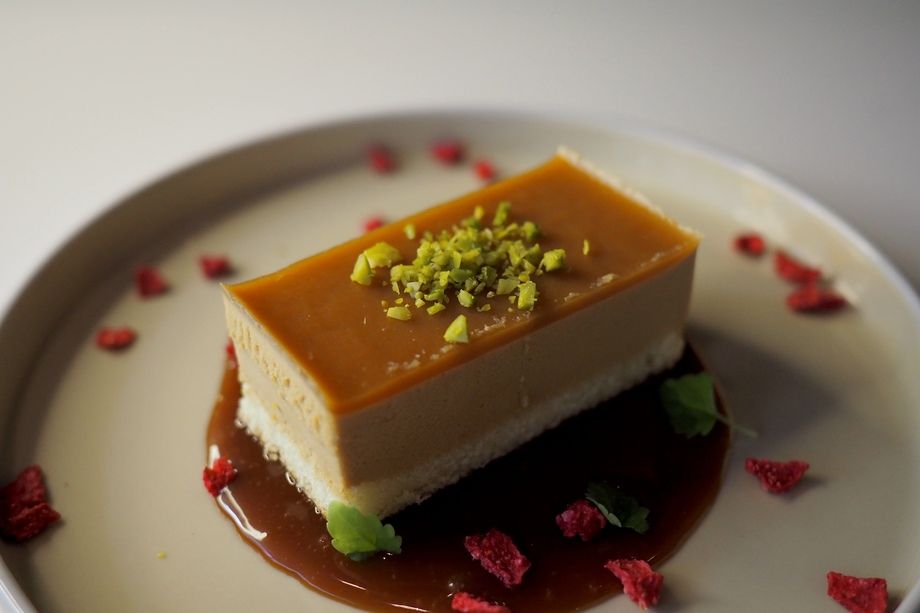 焦がしキャラメルケーキ