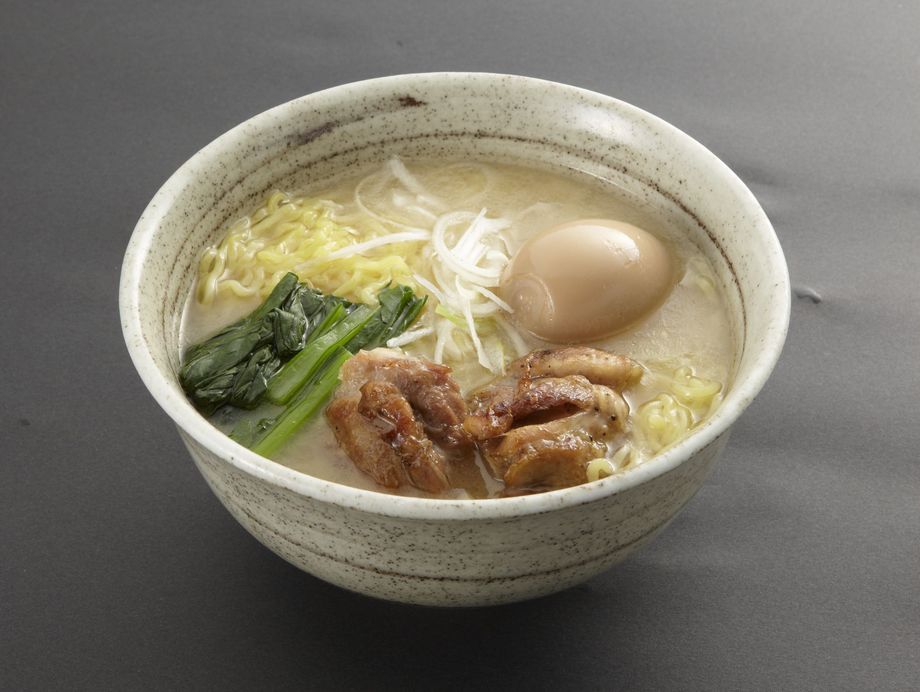 鶏屋の“濃厚”鶏塩ラーメン