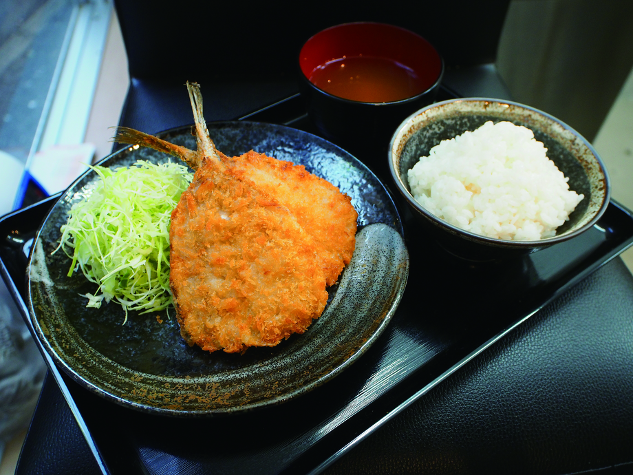 アジフライ定食（790円）