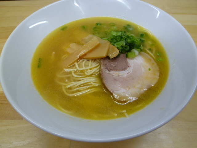 鶏白湯（醤油・塩）（700円（魚介醤油800円））
