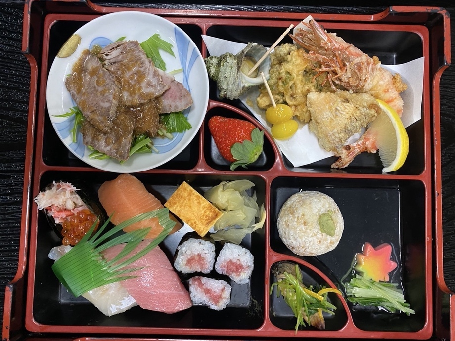 仕出し弁当（2,000円〜　税別）