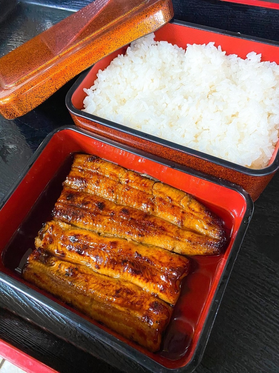 鰻重（3,000円　税別　　）