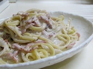 ベーコンクリームパスタ