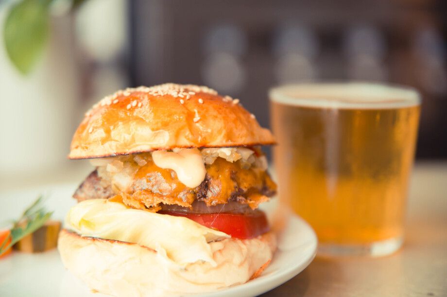 Cheese BURGER（¥850）