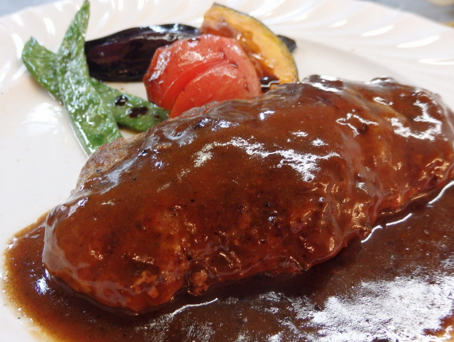 ハンバーグステーキ デミグラスソース