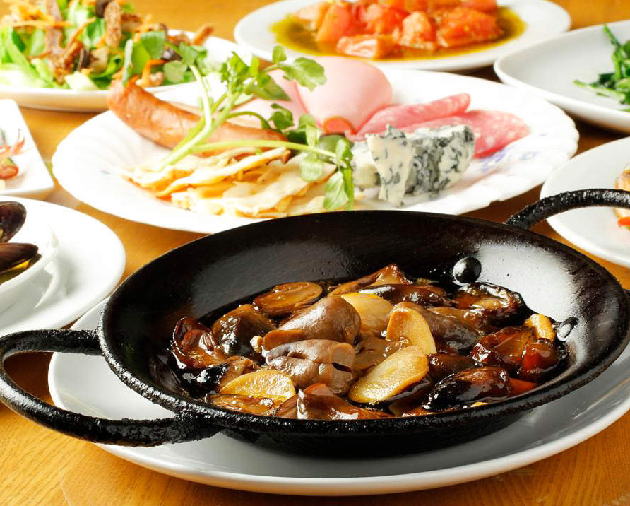 シャンピニオン（きのこのピリ辛アヒージョ）