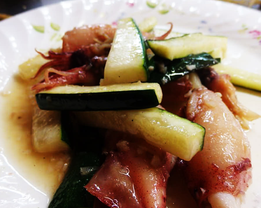 ヤリイカとズッキーニのガーリック炒め