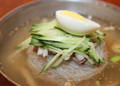 水冷麺（９００円）