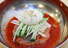 ビビン冷麺（９００円）