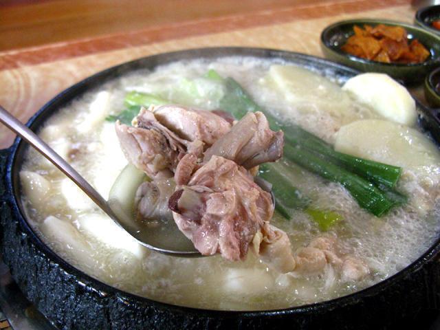 ダッカンマリ鍋（２人前）　　※要予約（３，４００円）