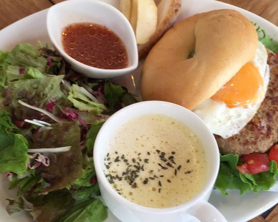 ベーグル　ロコモコ