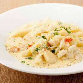 絶品じゃがいものニョッキ ズワイ蟹とキャベツのクリームソース