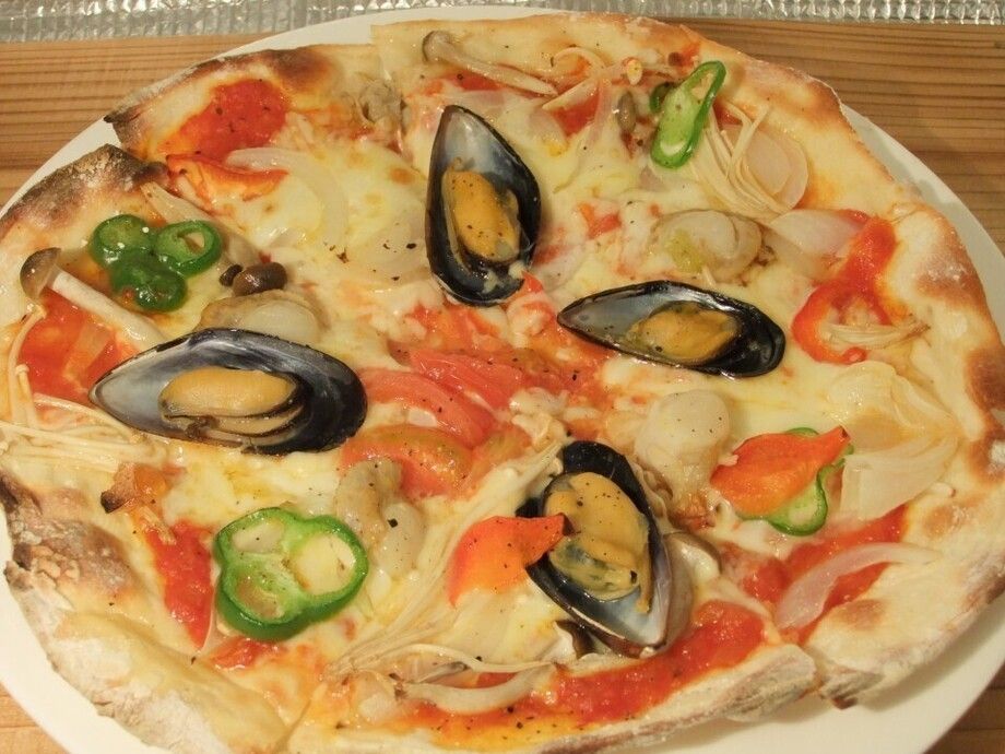 ムール貝と帆立貝のピッツァ