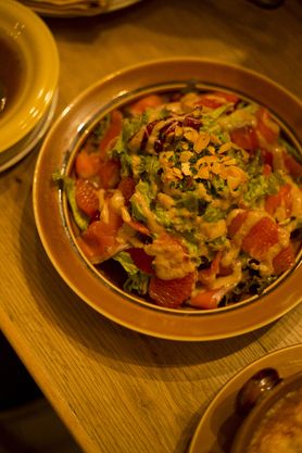 サーモンの燻製とグレープフルーツのサラダヨーグルトドレッシング