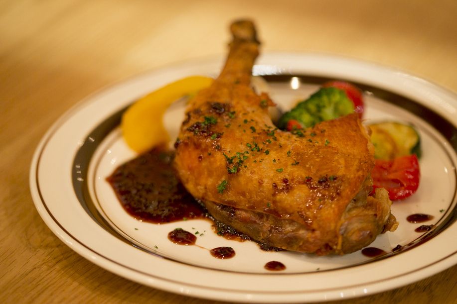 地鶏のコンフィ粒マスタードソース（1,580円）