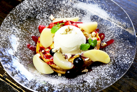 麩レンチトースト バニラアイス添え