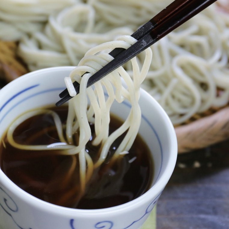 新潟名産へぎそば（799円）