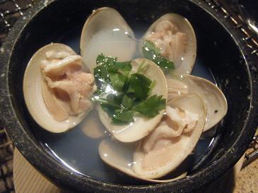 石鍋　はまぐりの酒蒸し（819円）