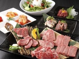 ◎社長コース　　　　　（飲み放題付）全16品　　本日の一品/キムチ盛合せ/サラダ/上塩タン/特選カルビ/特選ハラミ/特選ロース/ロース焼しゃぶ/ホルモン3種/海鮮盛合せ/チシャ/焼野菜/ビビンバ(小)or冷麺(小)/アイス