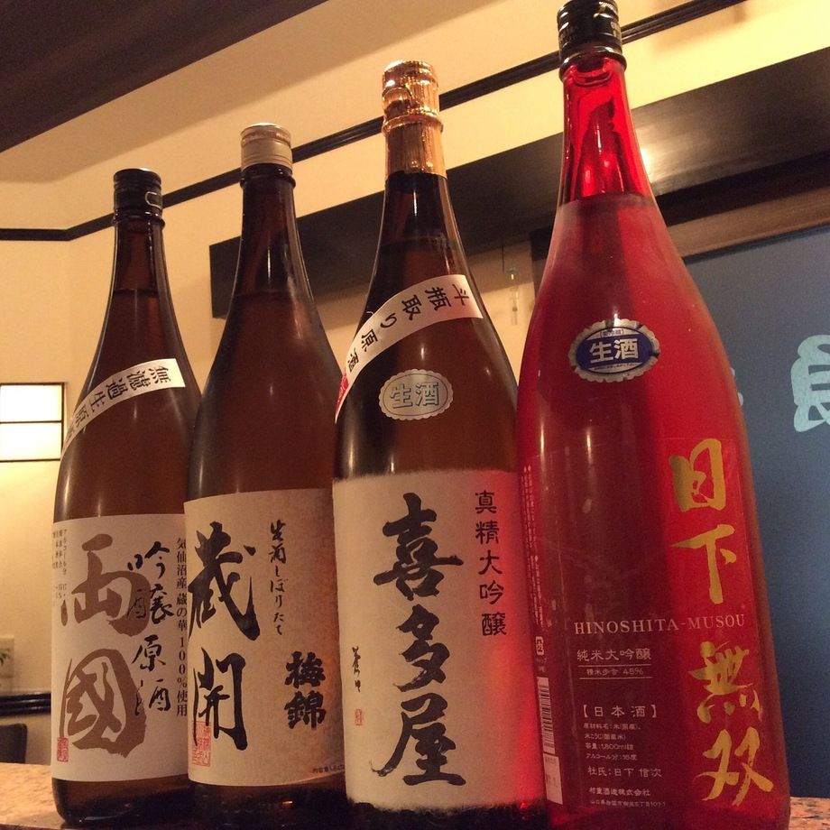 日本酒  日本酒は無濾過生原酒（400円〜）