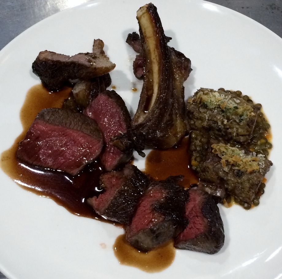 ジビエ　エゾ鹿のロースト