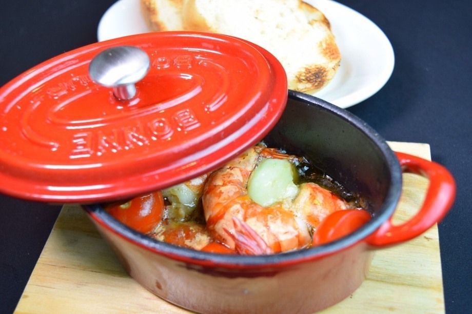 小エビとマッシュルームのアヒージョ