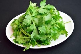 山盛りパクチーサラダ