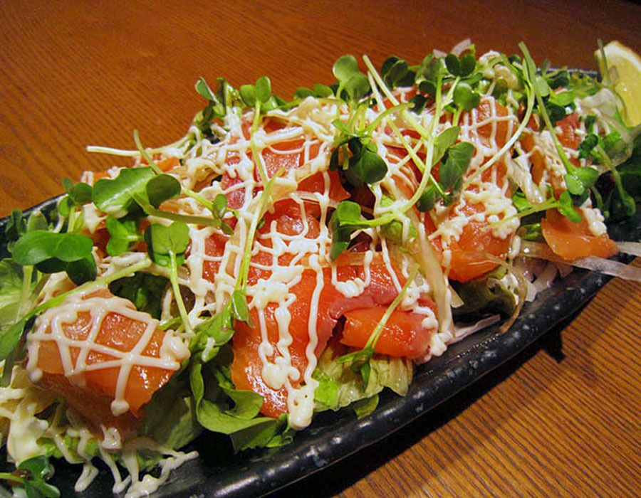 スモークサーモンのサラダ