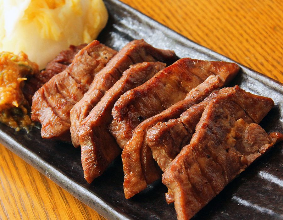 厚切り牛タン焼き