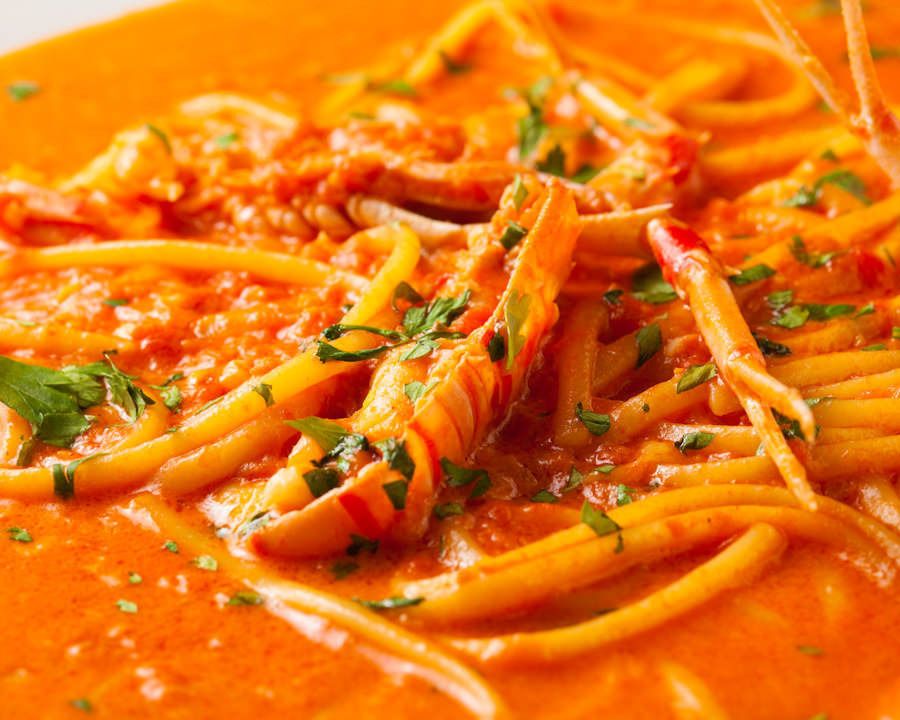 手長エビのトマトクリームソース和え　リングイネ