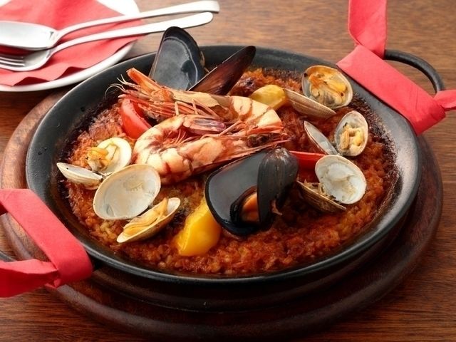 魚介の鶏肉のパエリア