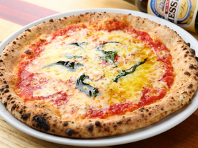 マルゲリータ（モッツァレラ・バジル・トマトソース）