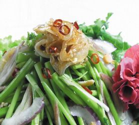 空芯菜とピーナッツのベトナム風サラダ