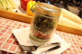 いろいろ野菜の瓶詰めサラダ