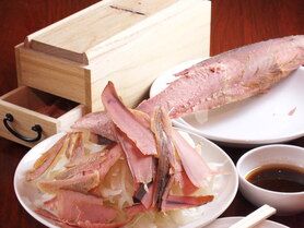 オニオンサラダ　半生鰹節どっさり