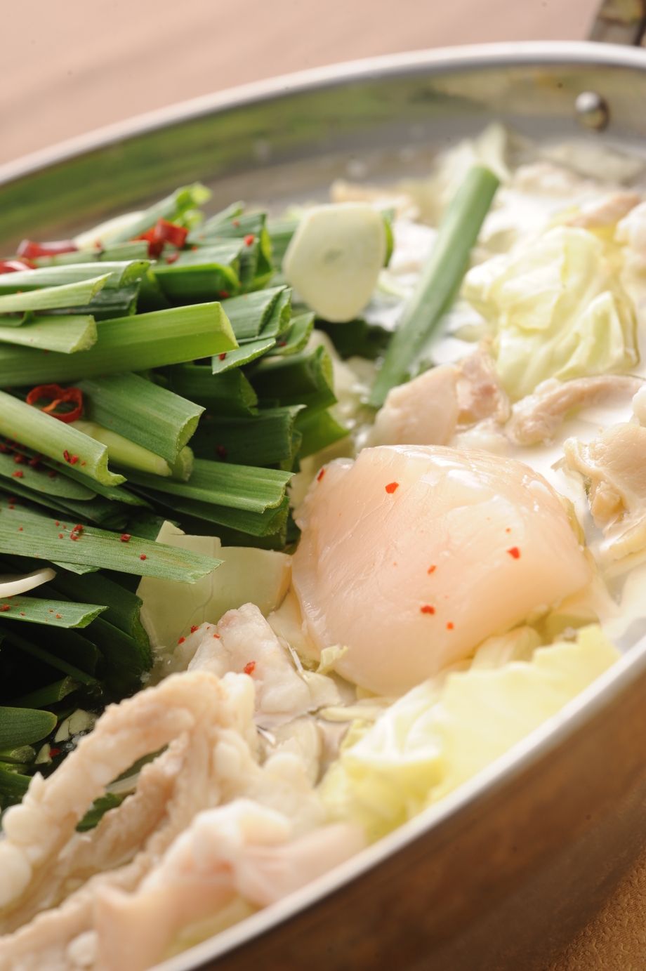 牛もつ＆チキン鍋　単品　元味・ホタテスープ（１人前　3,180円）