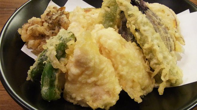 かしわと野菜天盛り