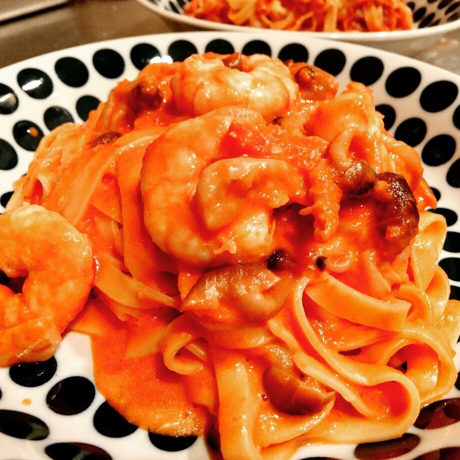 エビとしめじのトマトクリームパスタ（¥1400）