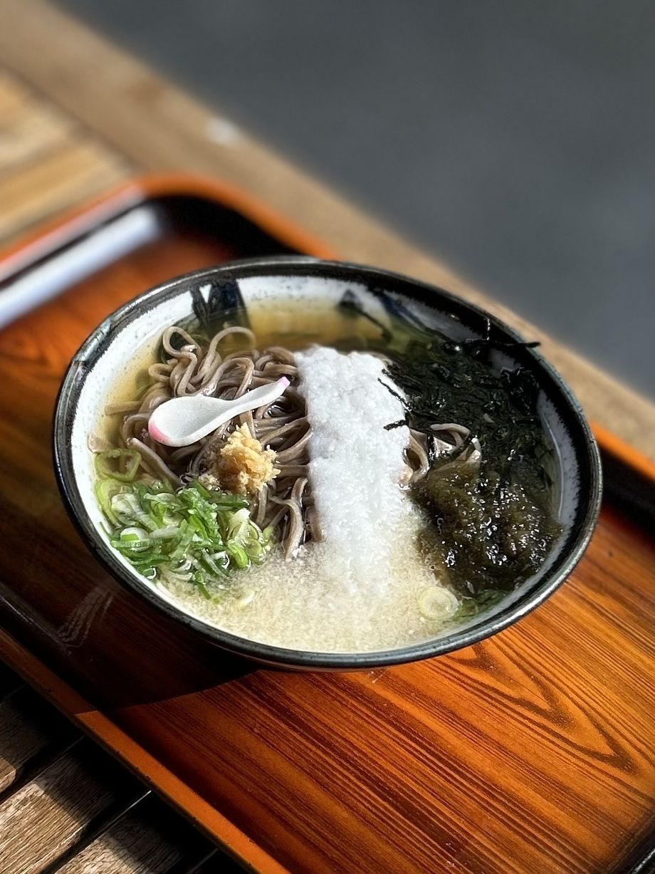 養老の滝そば  （930円）